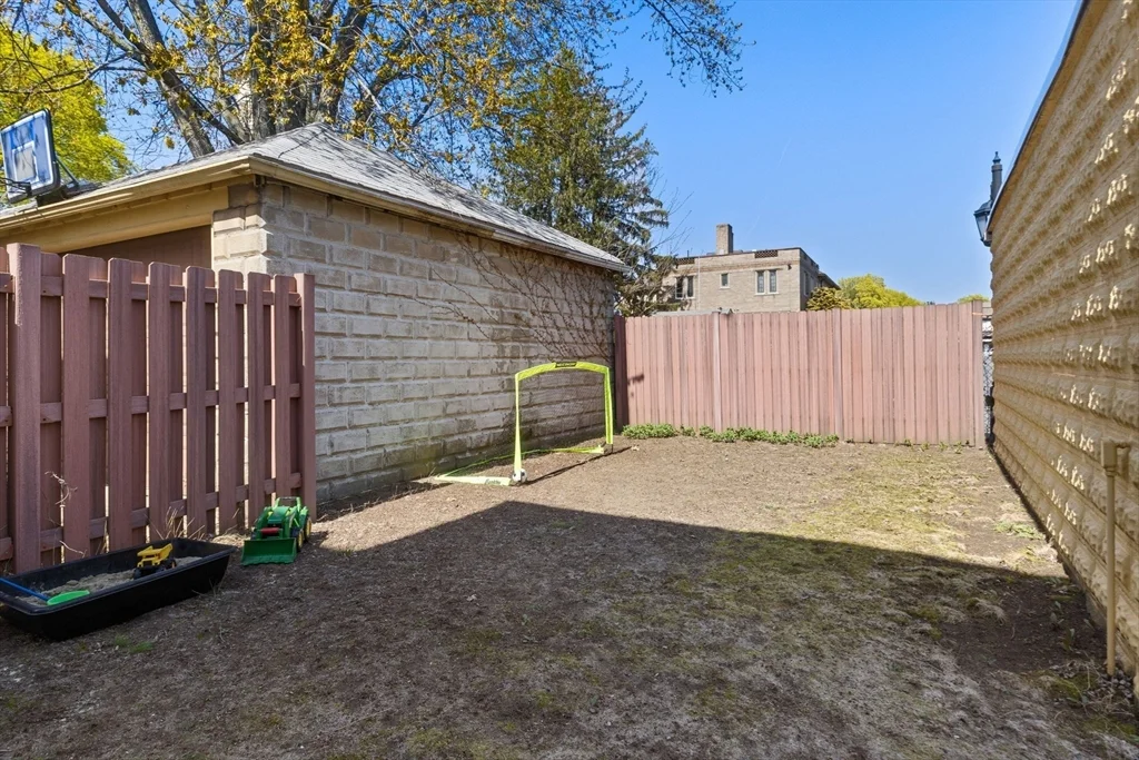 12 Ringefield St, North Cambridge
