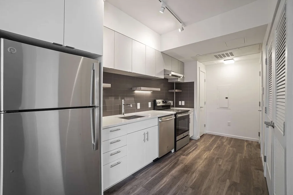 839 Beacon St, Fenway