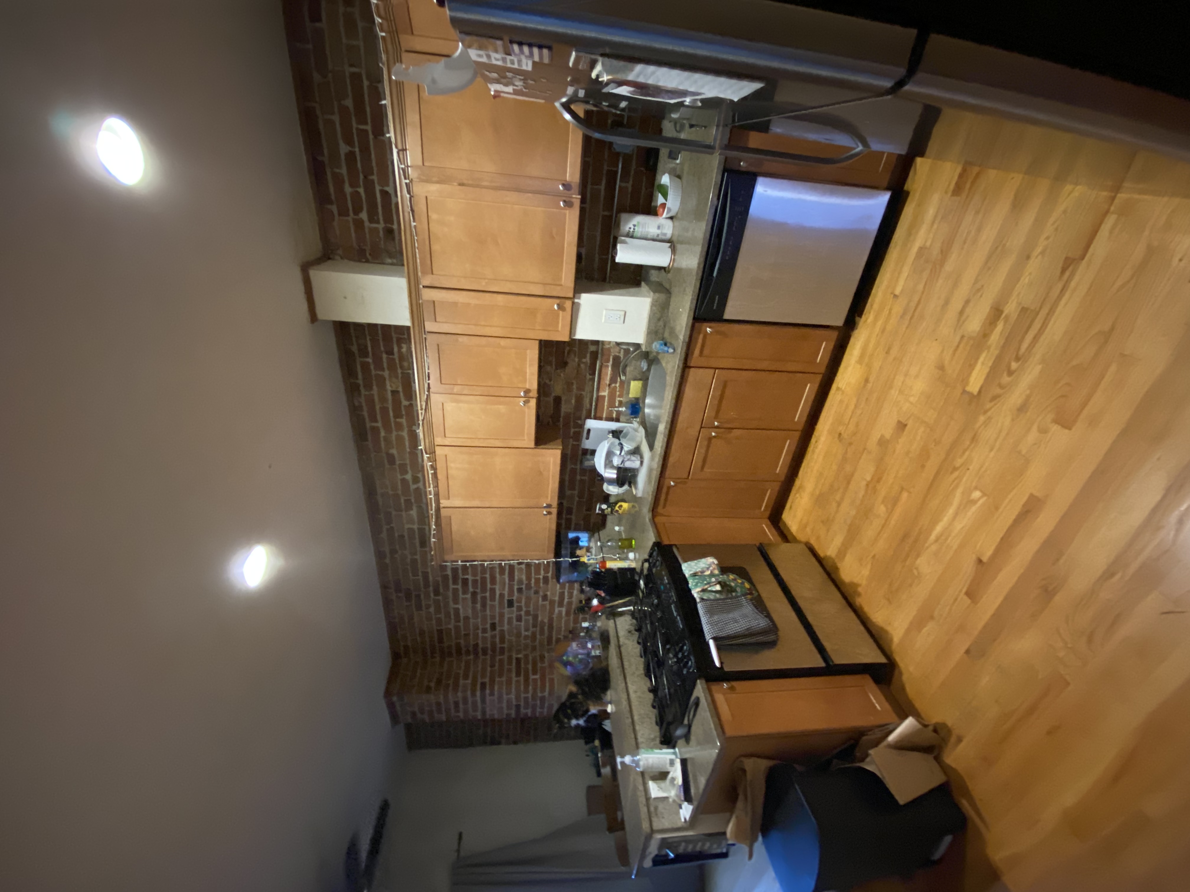 3 bed, 1 bath apartment for rent at 145 L St Unit 1, South Boston — photo 1 of 11