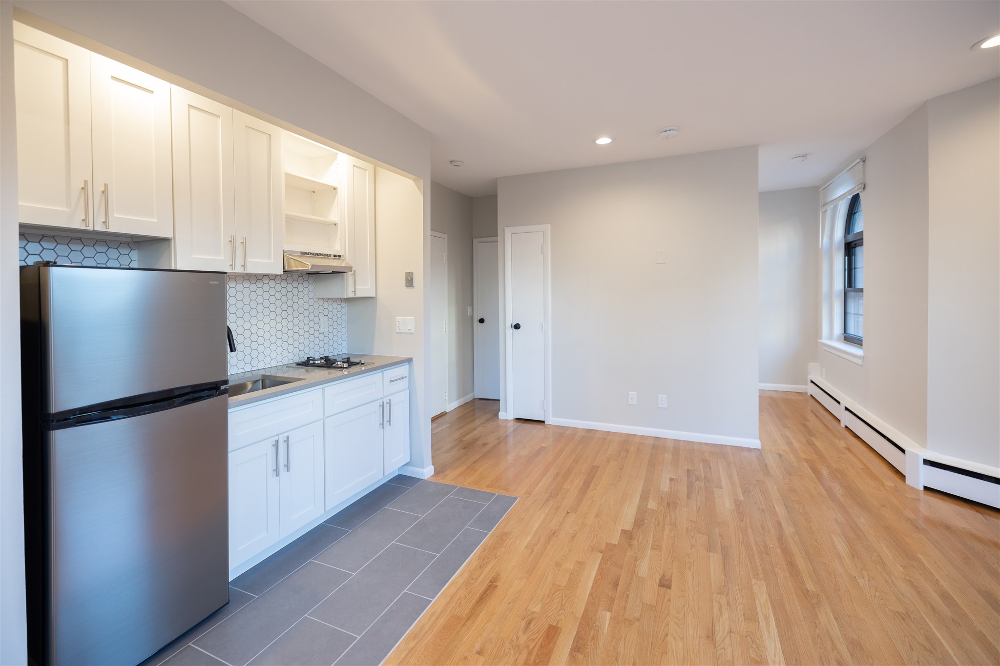 Studio bed, 1 bath apartment for rent at 158 Saint Botolph St Unit 7, Back Bay — photo 7 of 12