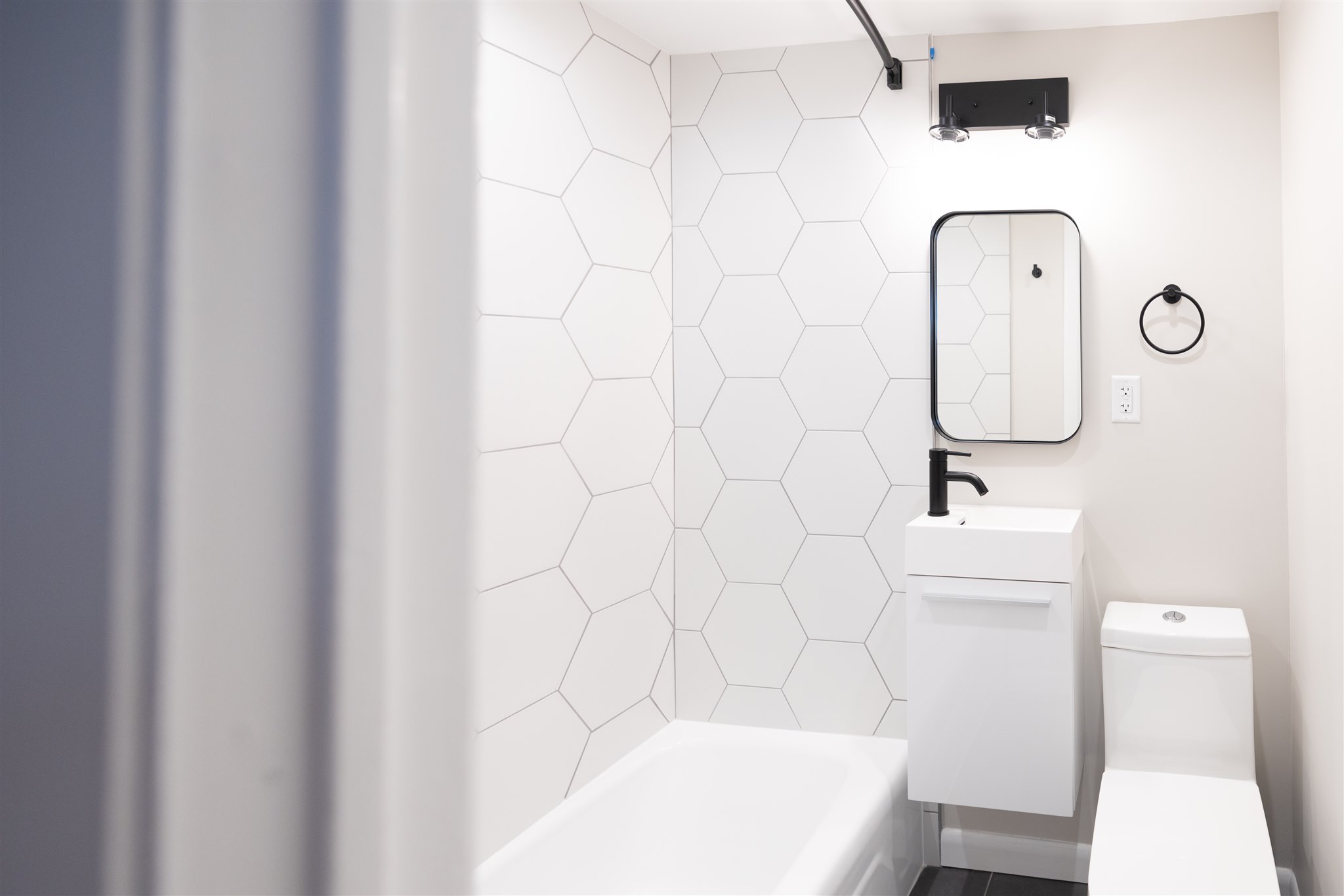 Studio bed, 1 bath apartment for rent at 158 Saint Botolph St Unit 7, Back Bay — photo 9 of 12