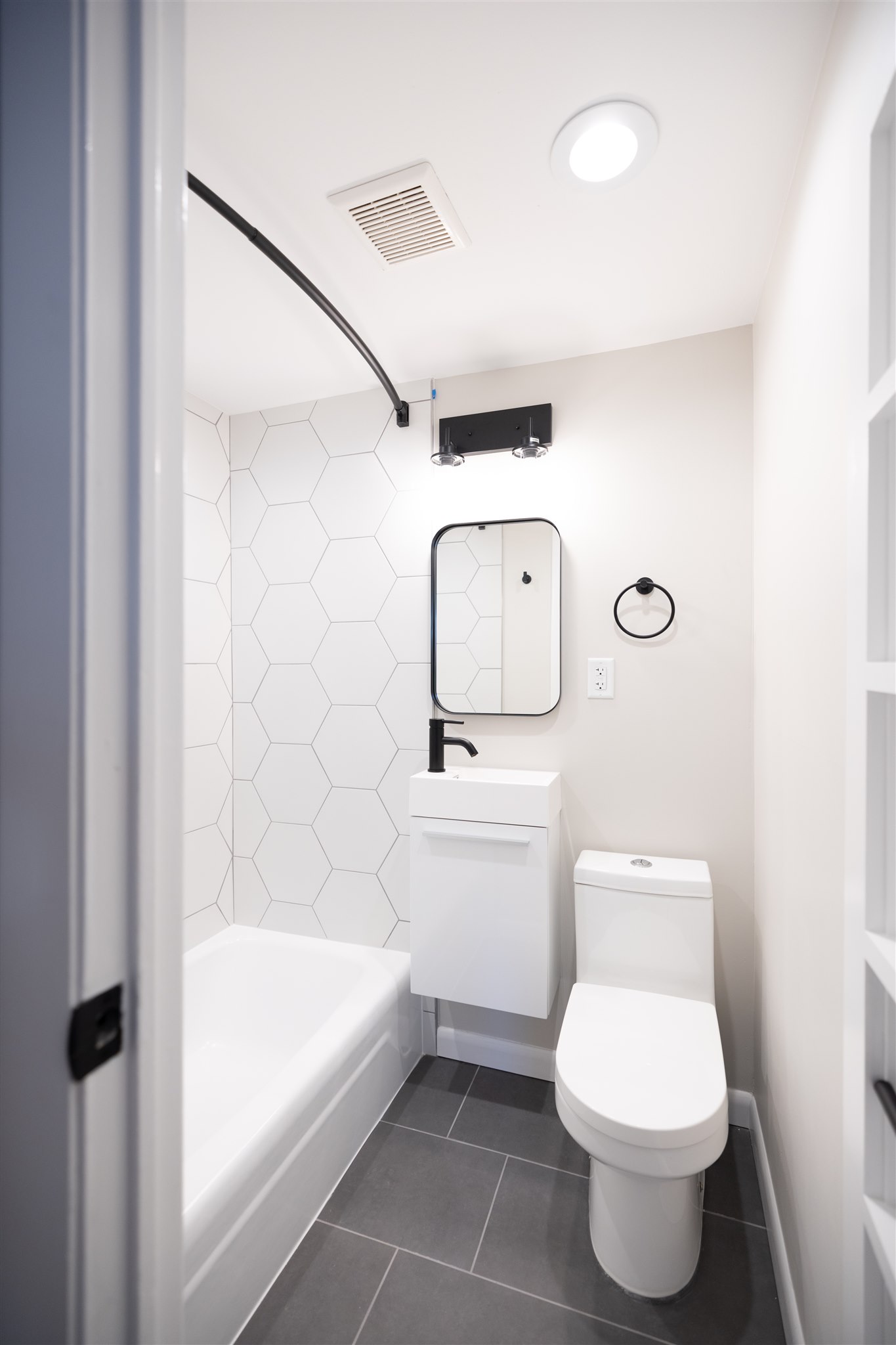Studio bed, 1 bath apartment for rent at 158 Saint Botolph St Unit 7, Back Bay — photo 11 of 12