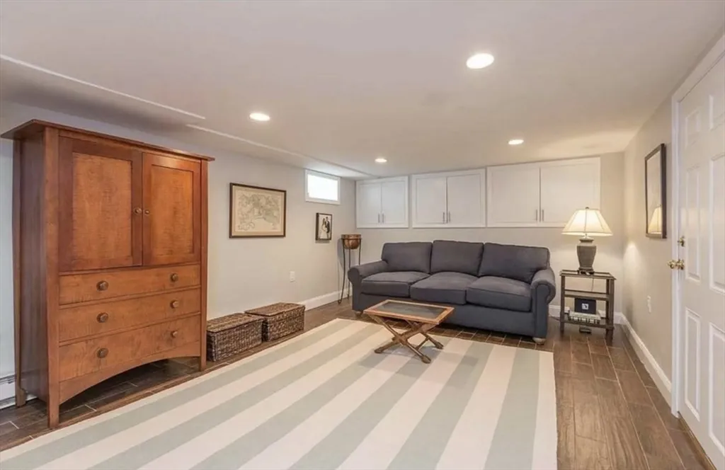 622 East 2nd St, South Boston