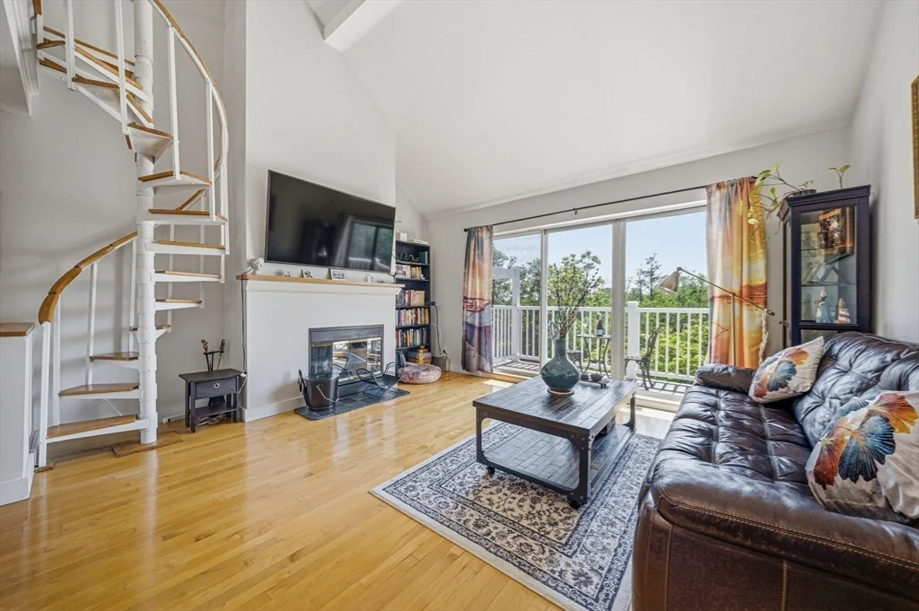20 Ship Ave, Glenwood
