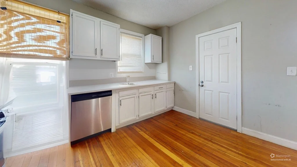 280 Mcgrath Highway, East Somerville