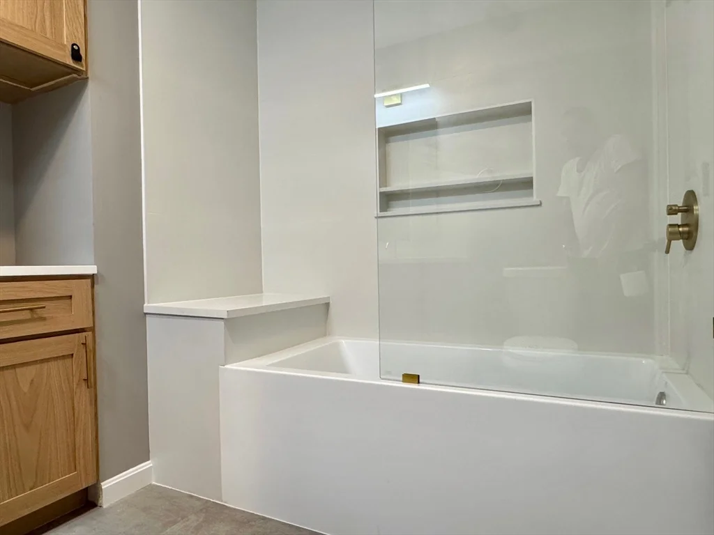 91 Bolton St, South Boston