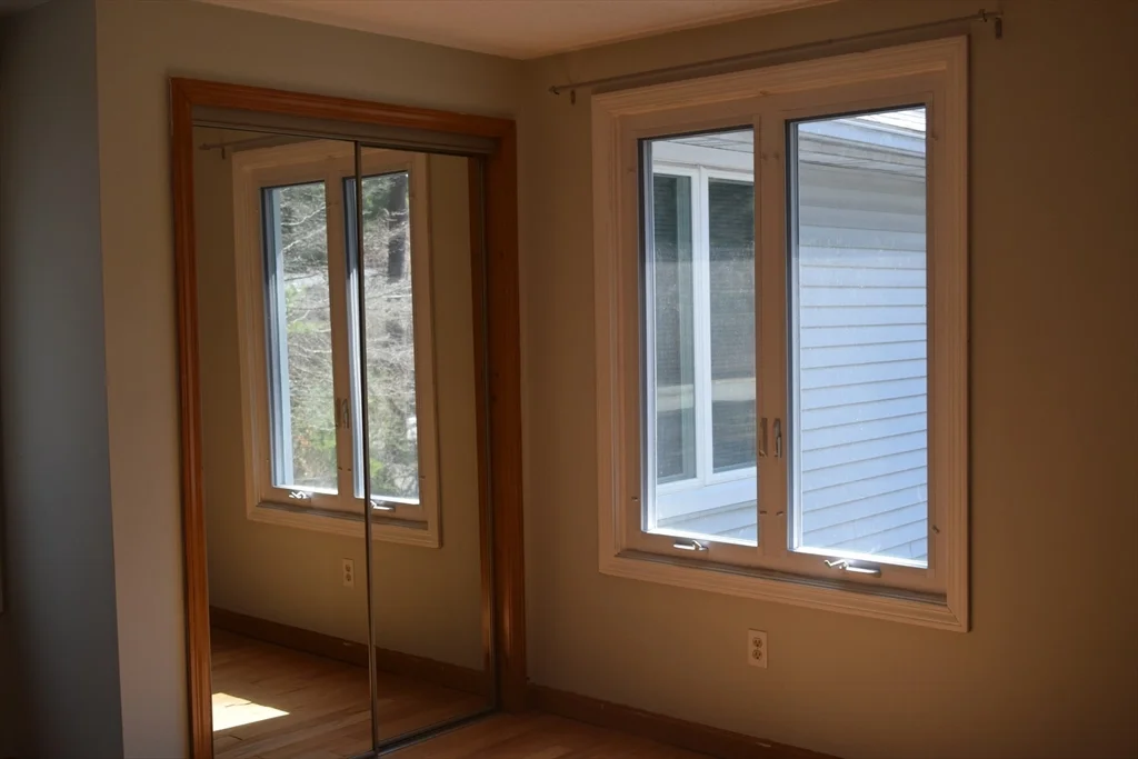 11 Hilltop Ln, Easton