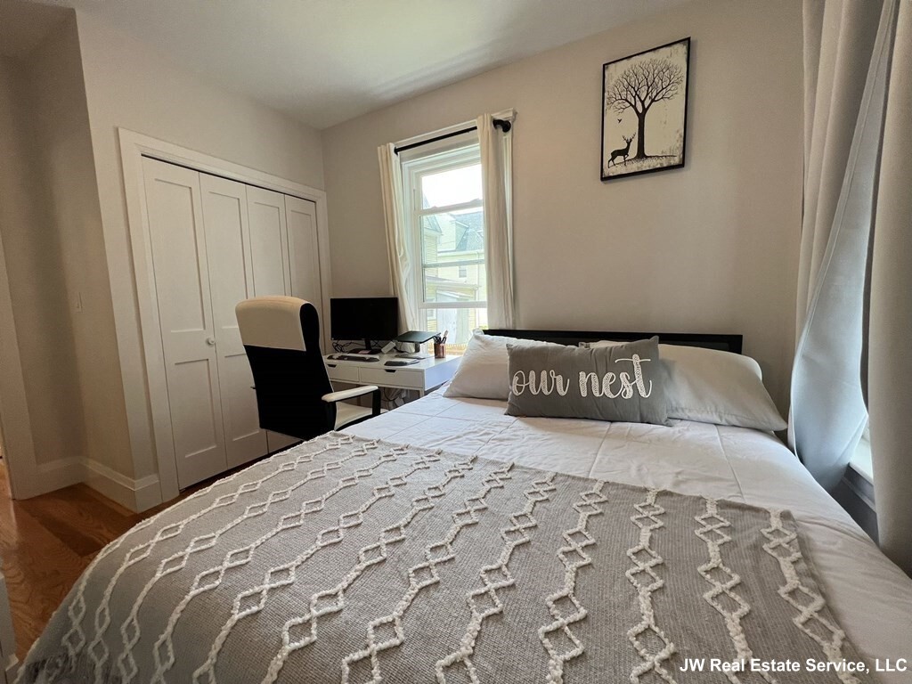 849 Cummins Highway, Mattapan