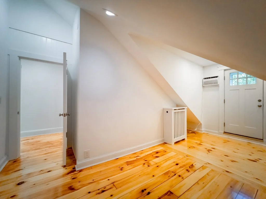 100 Chestnut Ave, Jamaica Plain