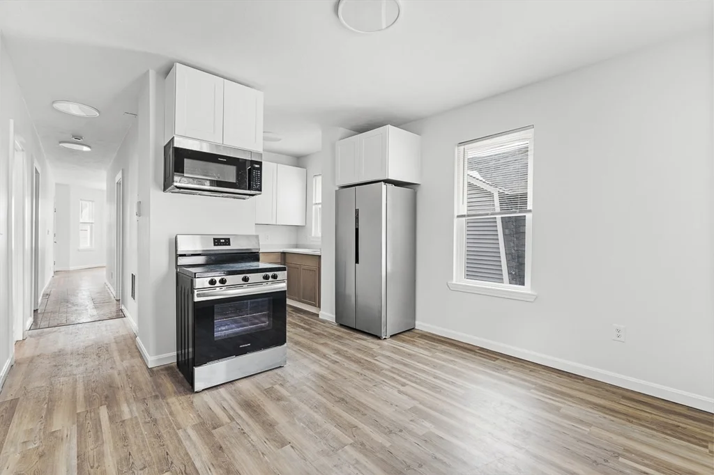 18 St Clair St, East Lynn