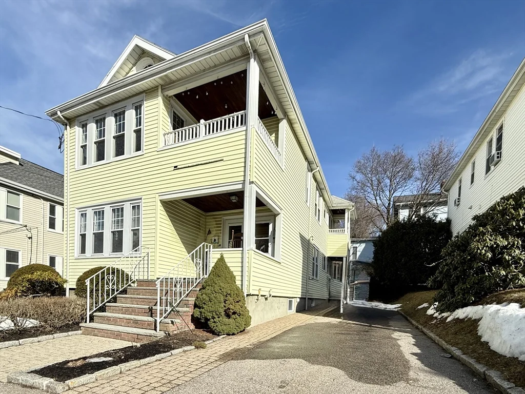 32 Quincy St, Watertown