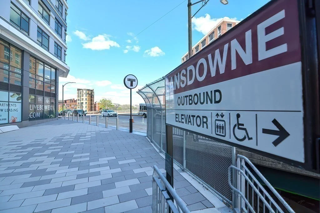 857 Beacon St, Fenway