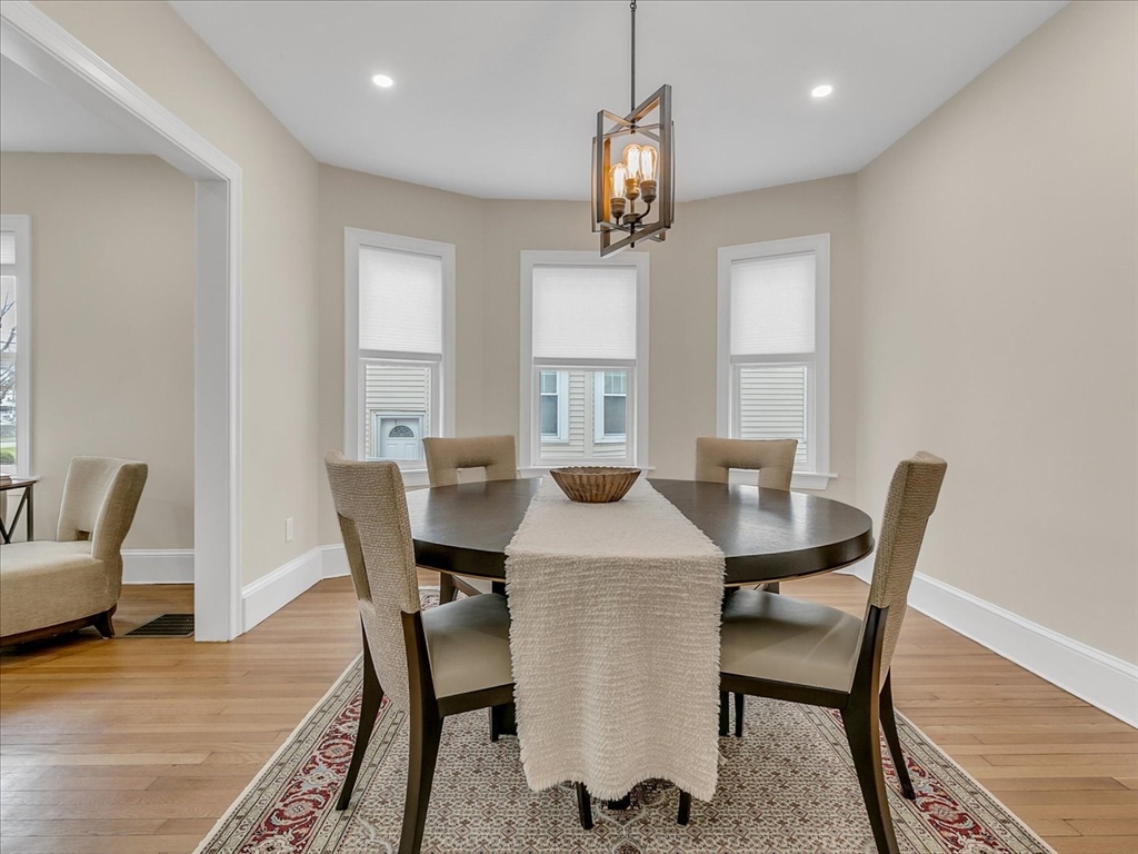 2031 Commonwealth Ave, Newton