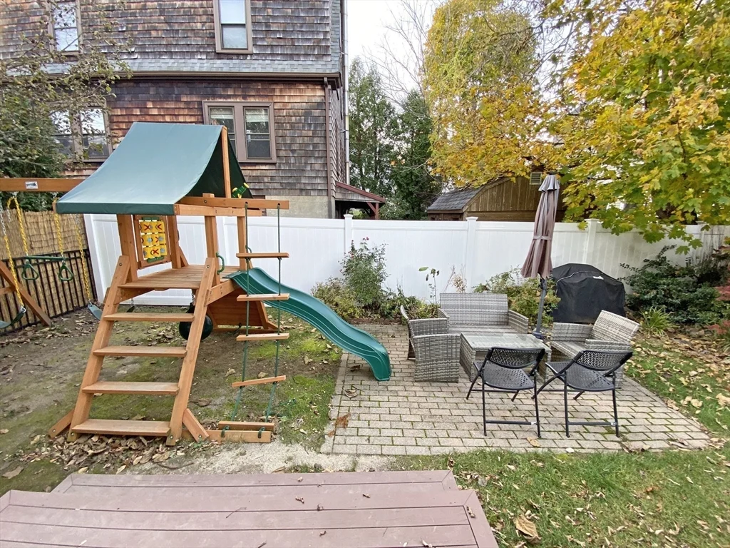 375 Lowell Ave, Newtonville