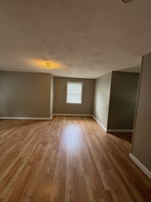 376 S Main St, Andover