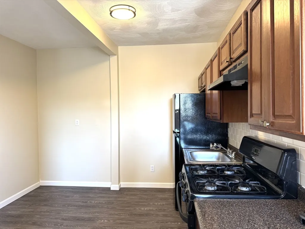 838 Western Ave, Lynn