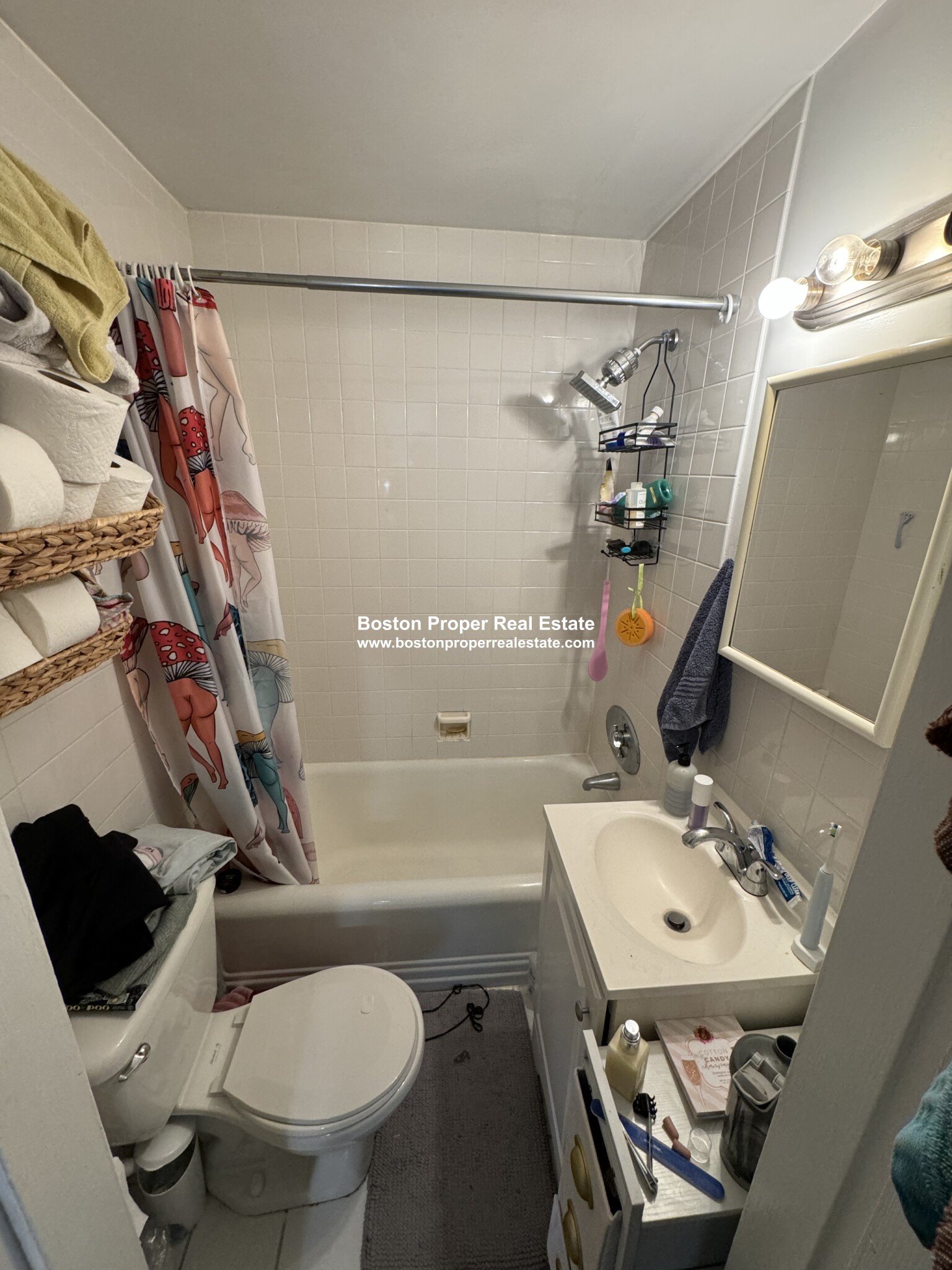 225 Newbury St, Back Bay