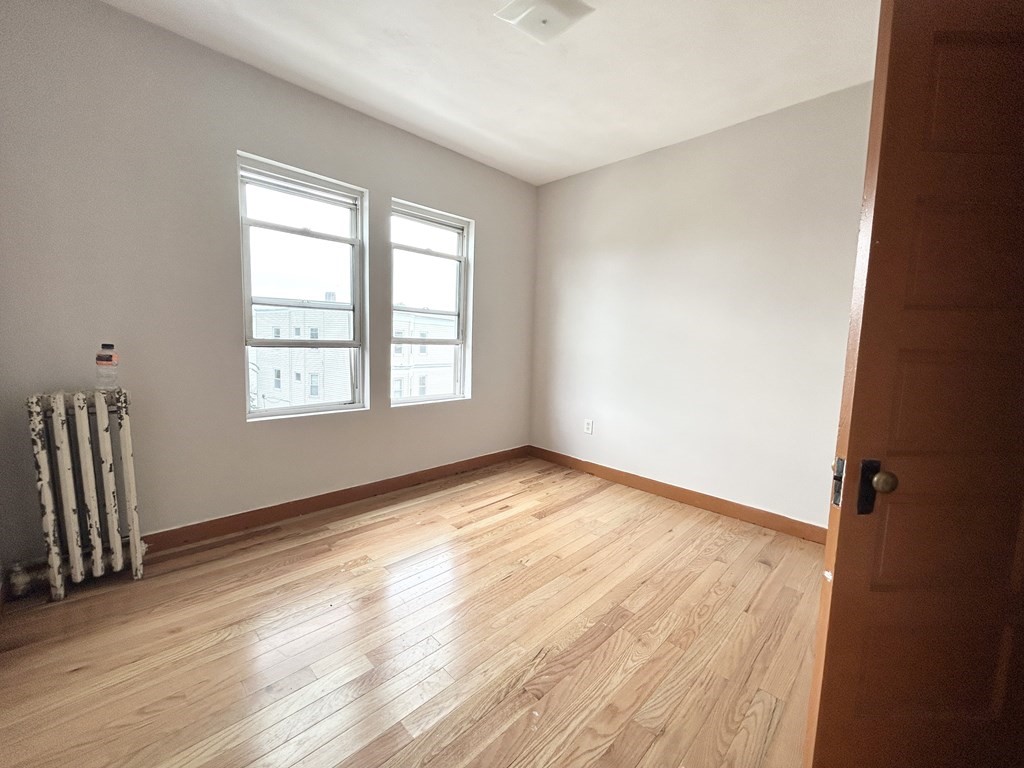 18 Eastman St, Boston