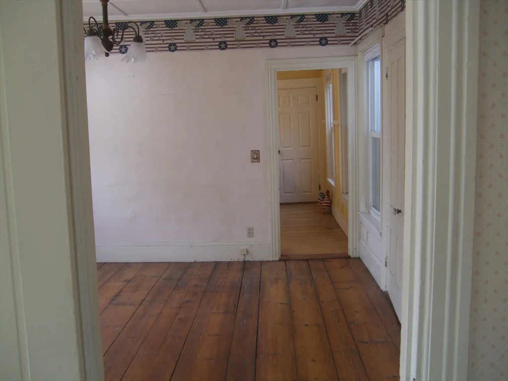 112 Cottage St, Franklin