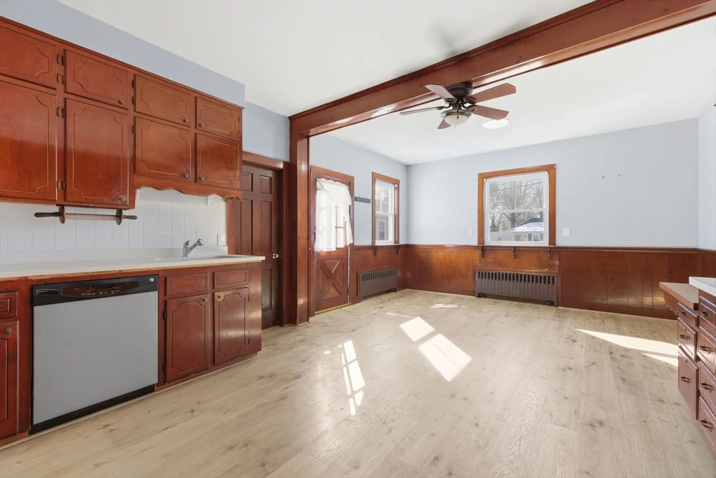 48 Walker St, Falmouth (village)