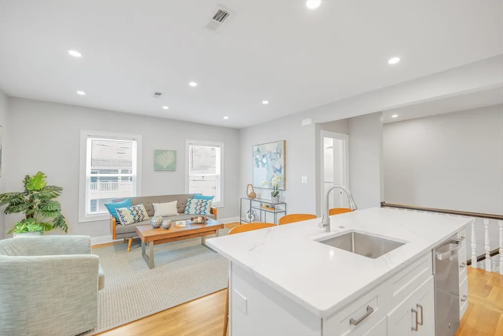 58 Constance, West Roxbury