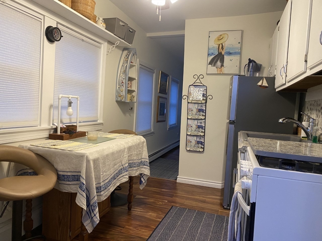 31 Hampton Cir, Hampton Hill