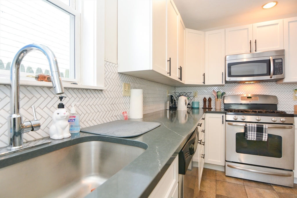 84 Roseclair St, Dorchester