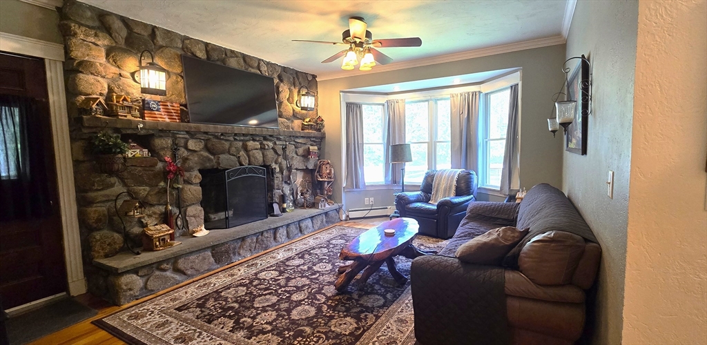 393 South St, Plainville