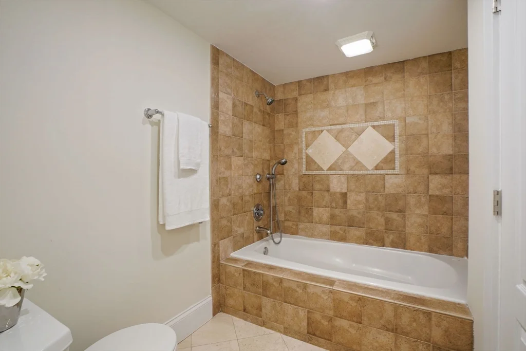 298 Marlborough, Back Bay