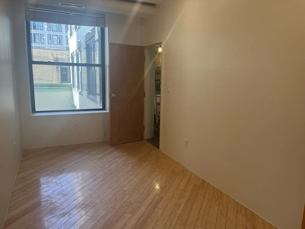 449-463 Washington, Midtown