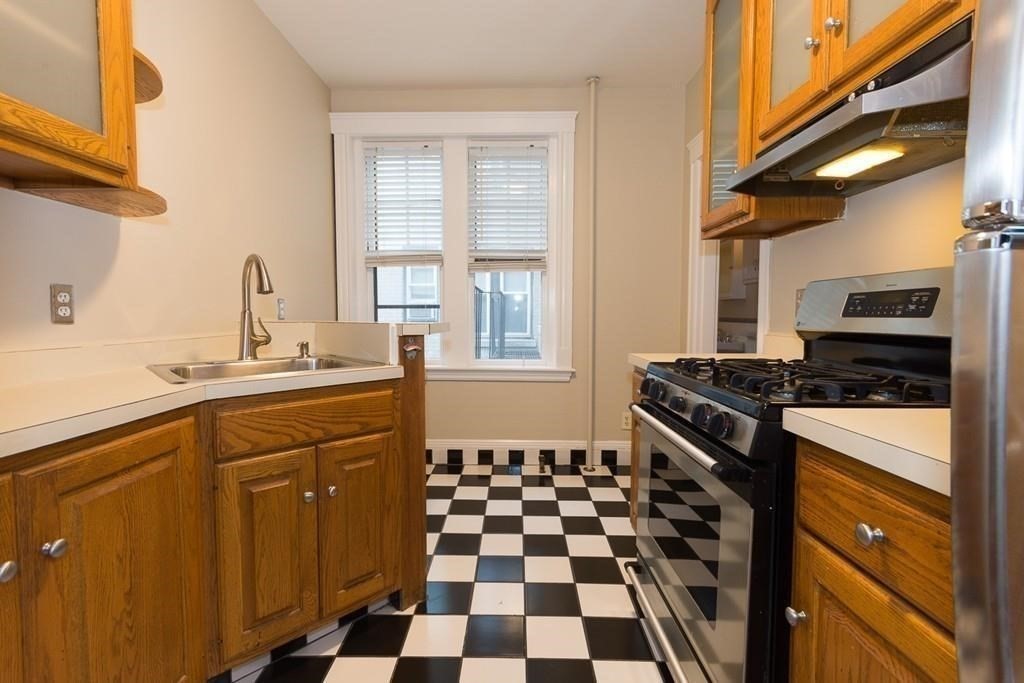 2035 Commonwealth Ave, Brighton