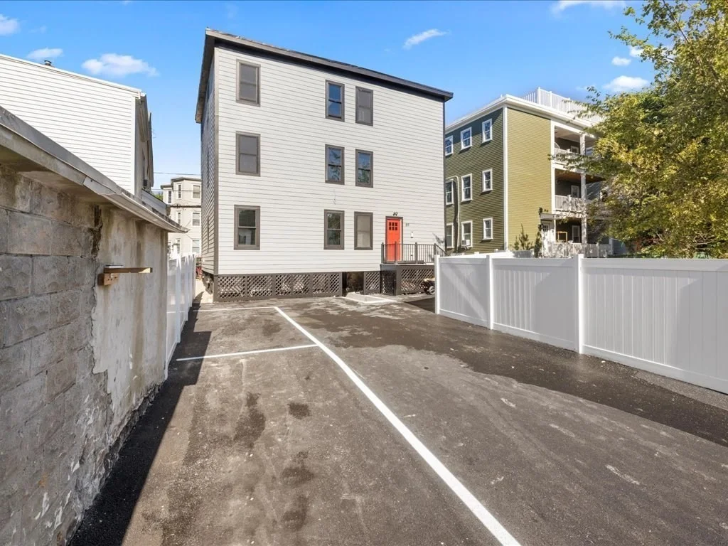 87-89 Malden, Everett