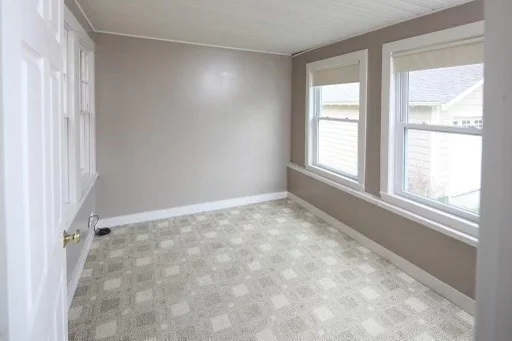 12 Green St, North Carver