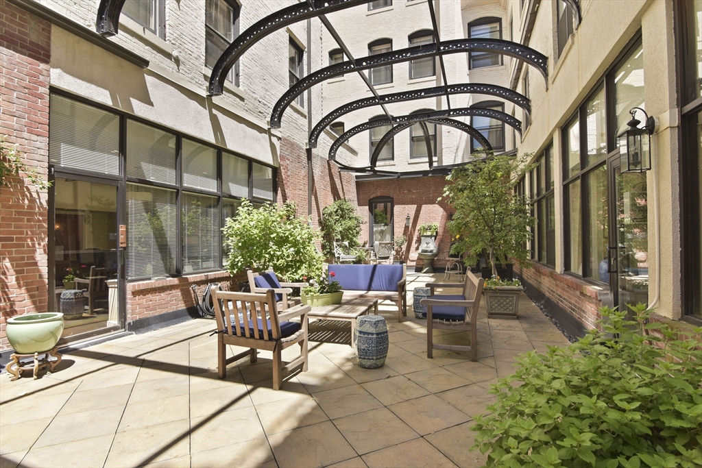 416 Commonwealth Ave, Back Bay