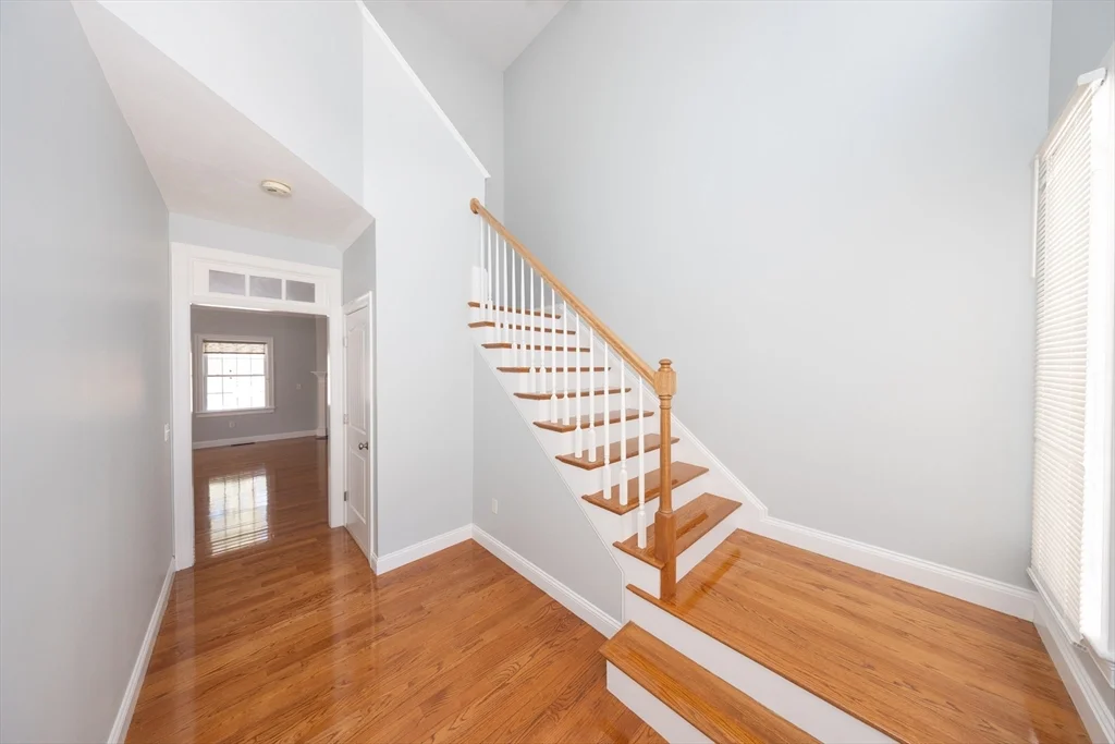 4 Cyrus Way, Northborough