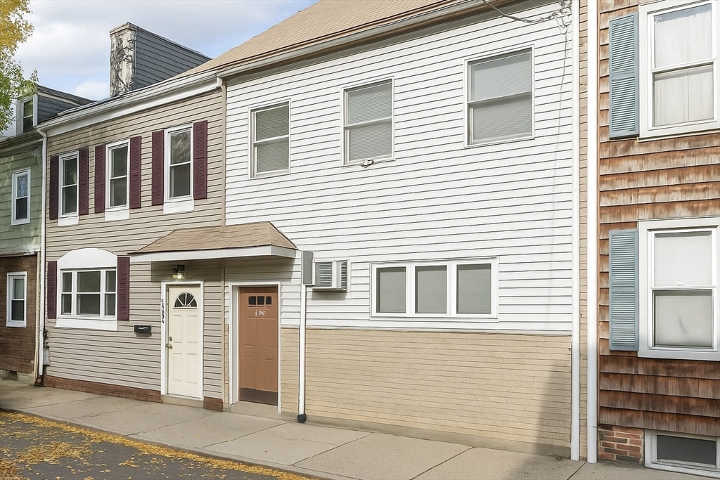 244 Everett St, East Boston