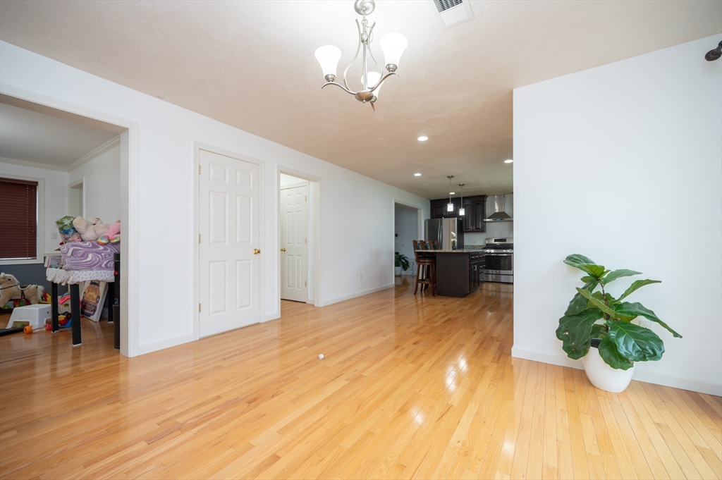 7 Willow Brook Ln, Blackstone