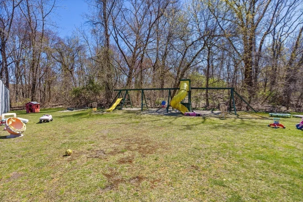 23 Westgate Rd, Chestnut Hill