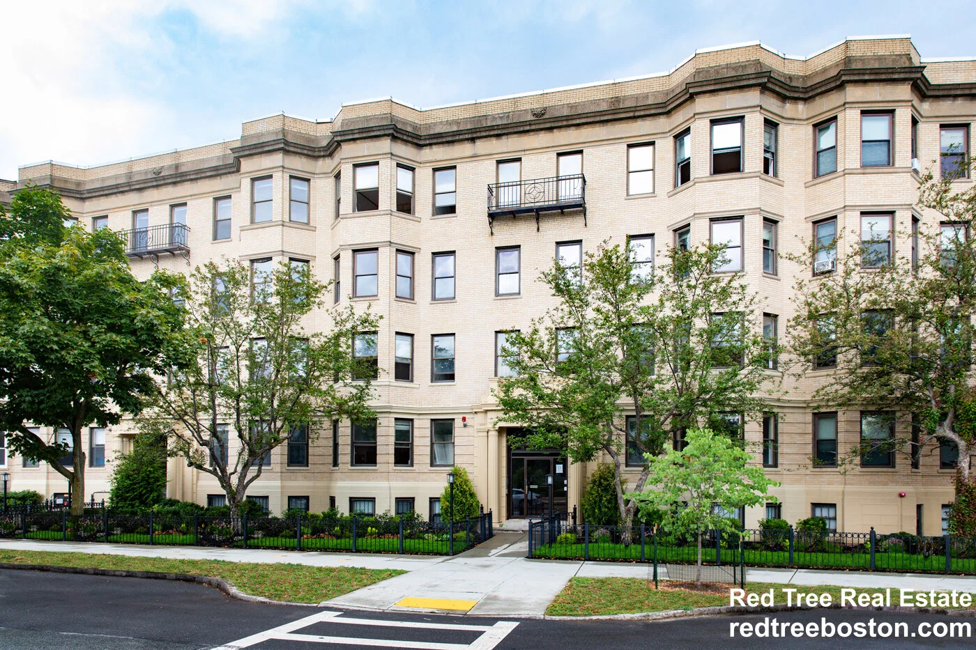 81 Park Dr, Fenway