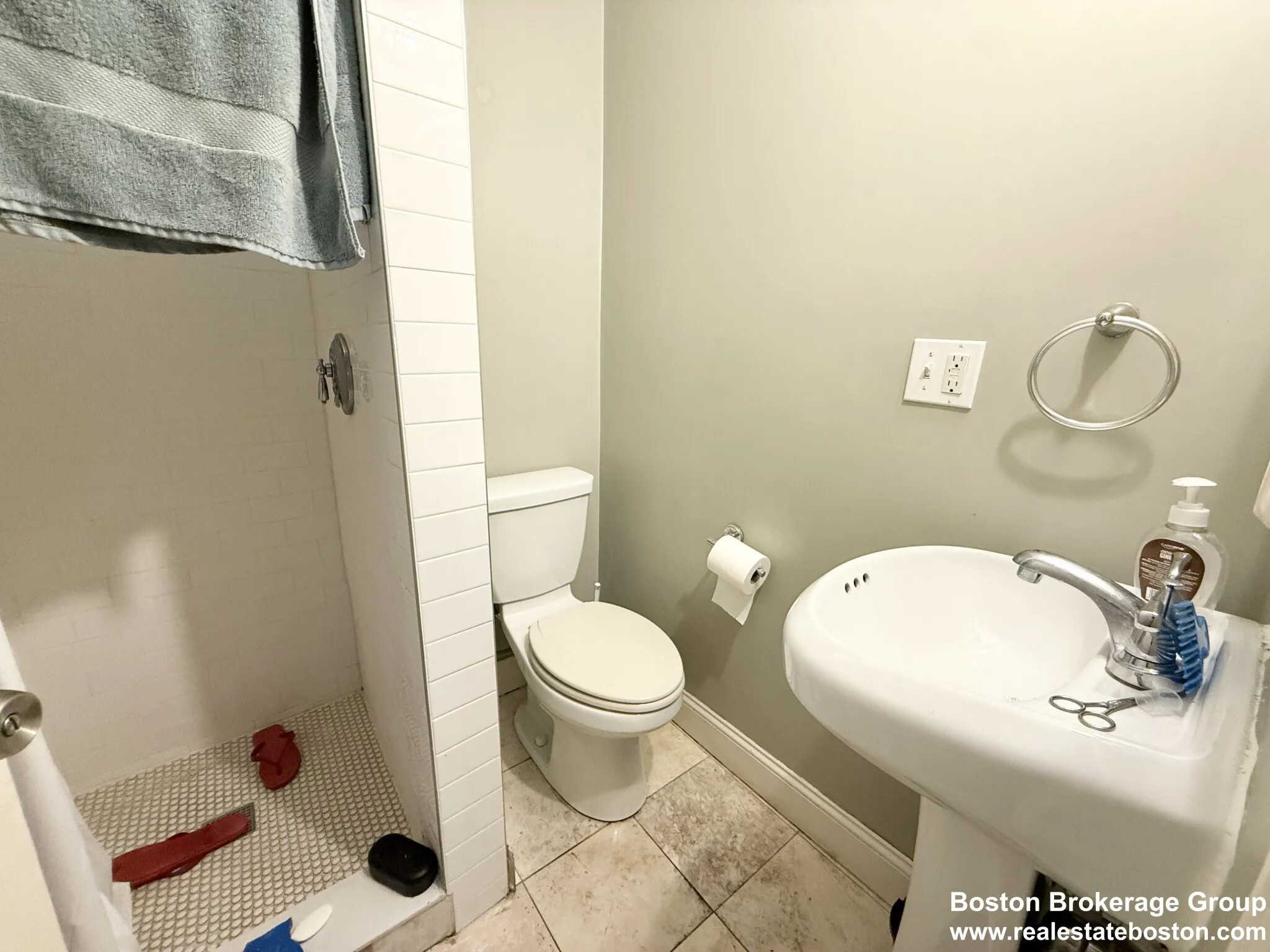 3977 Washington St, Roslindale