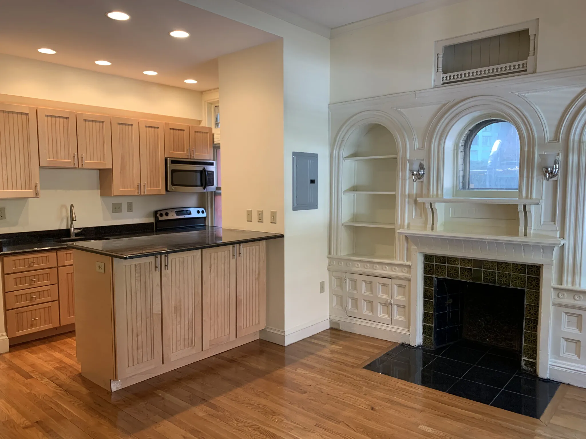 195 Commonwealth Ave, Back Bay