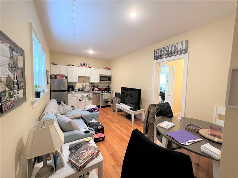 25 Macarthur St, Somerville