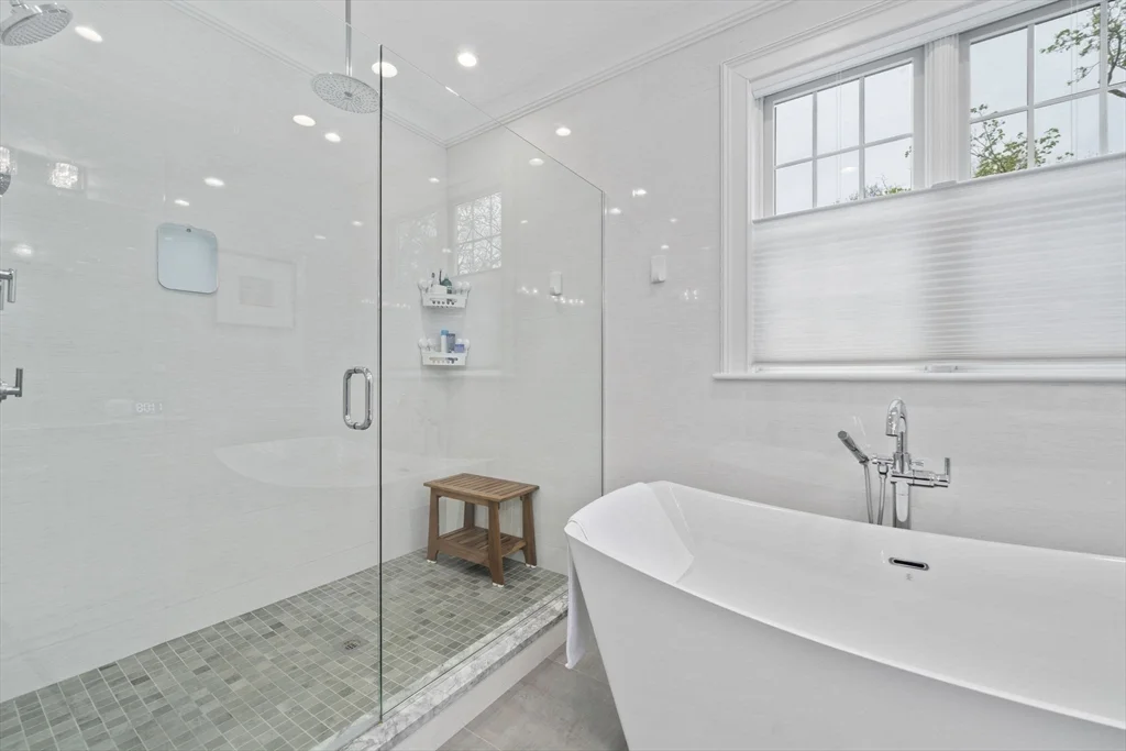11 Woodhaven Rd, Waban
