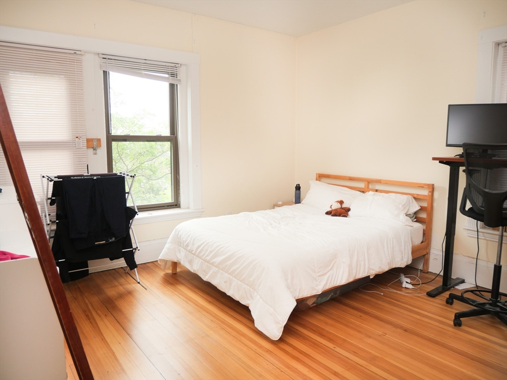 1382 Beacon, Coolidge Corner