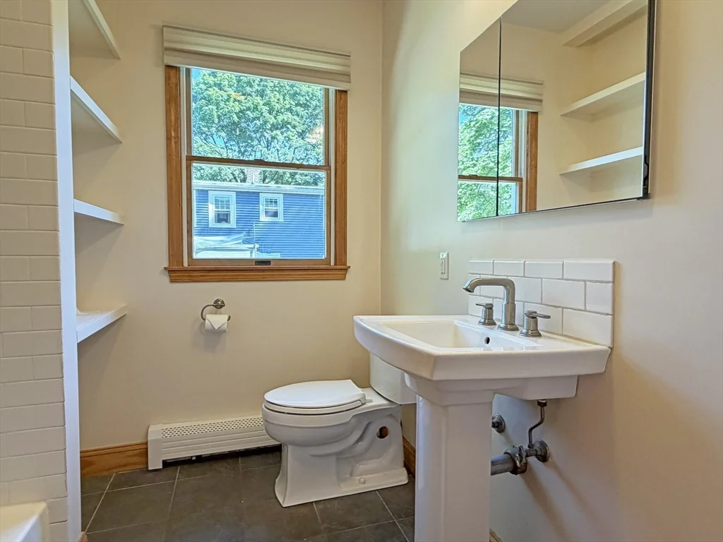 63 Pierrepont Rd, Newton Lower Falls