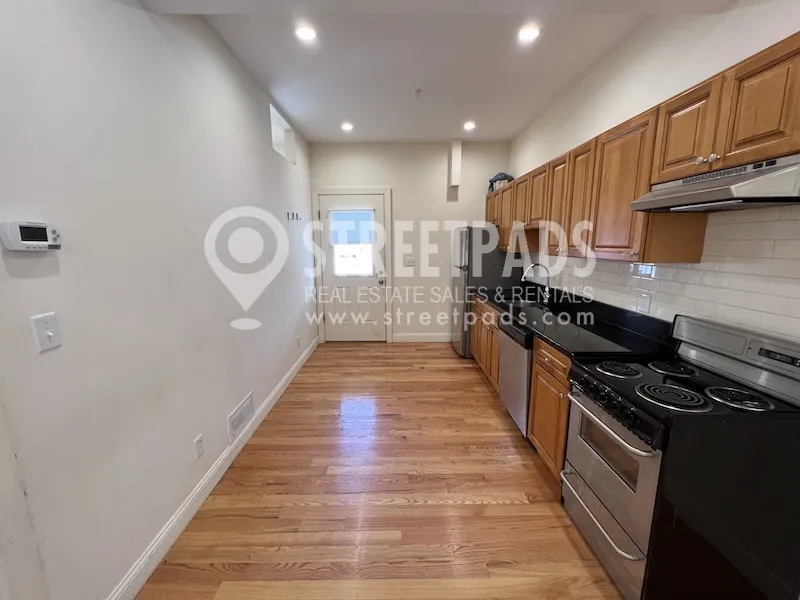 379 Harvard St, Mid-Cambridge