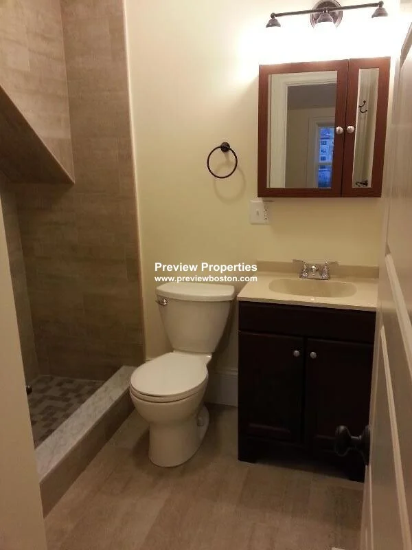 84 Linden St, Allston