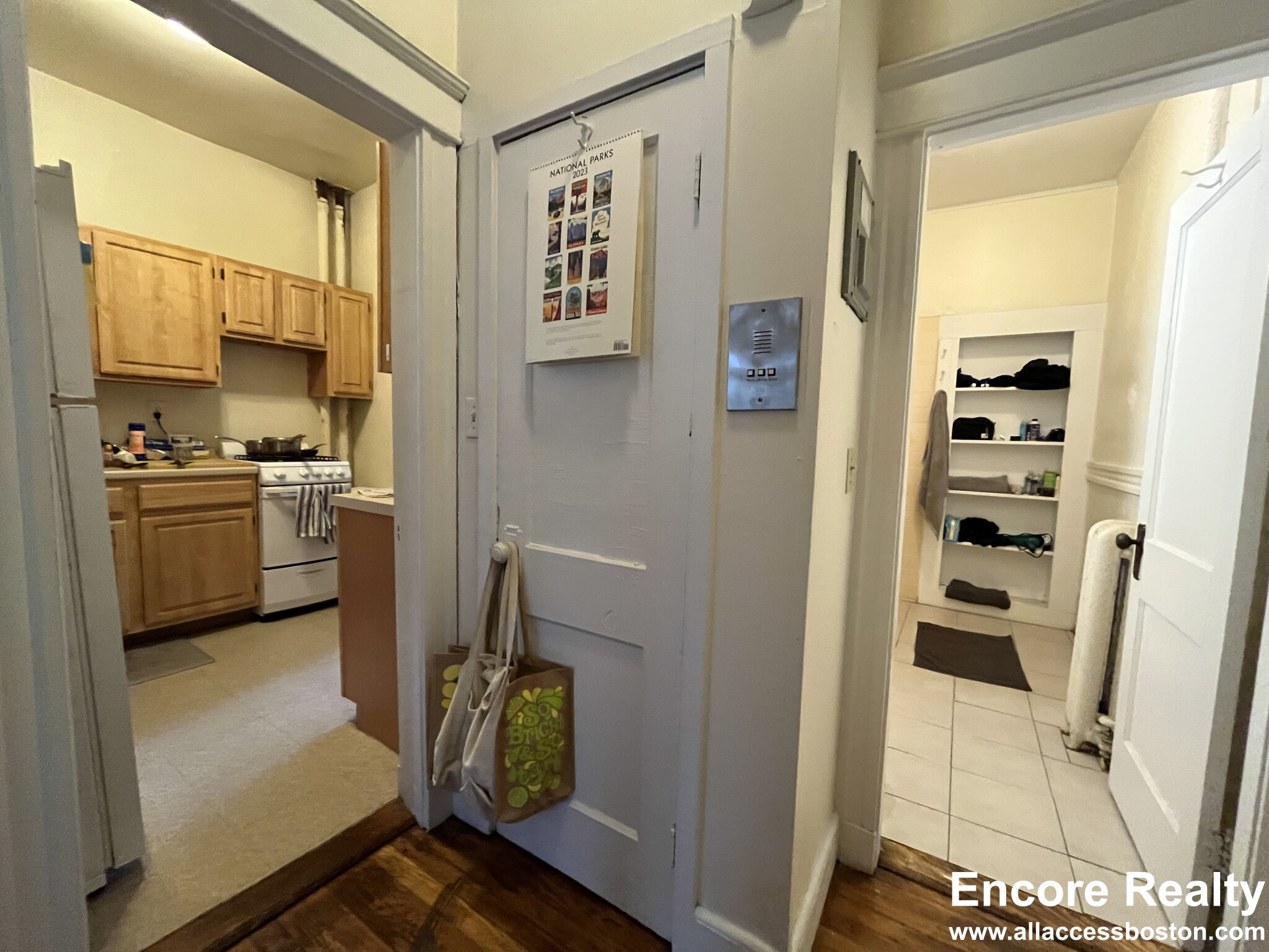 376 Riverway, Mission Hill