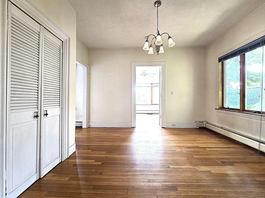 20 Willow St, Newton Center