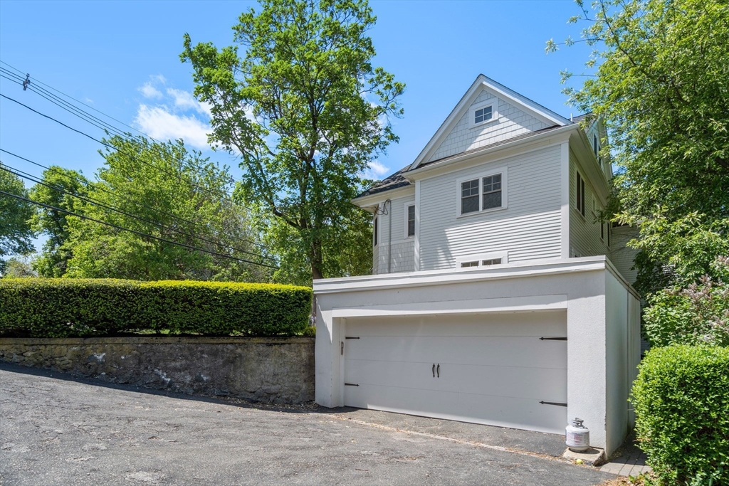 119 Charlesbank Rd, Newton Corner